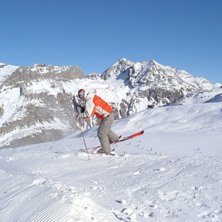 Man m&aring;ste ju b&ouml;rja n&aring;n stans.... Foto: Bod&eacute;n. &Aring;kare: Jag.