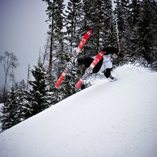 regnig handplant i sidsj&ouml;n. &Aring;kare: Jonas Hjohlman.