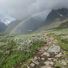 Inbjudande start p&aring; en dag fylld av sol, regn, sn. Foto: Jonas Emilsson.