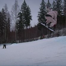 F&ouml;rs&ouml;ker mig p&aring; en bs 360 grab men krashar i la. Foto: Jeanette Aronsson. &Aring;kare: Carmen.