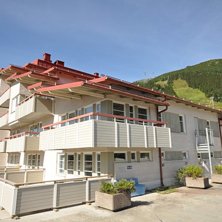 Mitt i &Aring;re 1 - superbra l&auml;ge. L&auml;genheten ligger. Foto: ML.