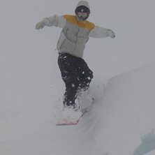 lite sn&ouml;l&ouml;s&aring;kning. Foto: Douglas Hallstr&ouml;m. &Aring;kare: Samuel Dalesj&ouml; (jag).