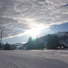 Sol og bl&aring; himmel 
No kommer Sola og bl&aring; himmel .