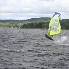 15-17 m/s  segel: 4.7kvm h&auml;rlig dag. Foto: Joakim Croy. &Aring;kare: Niklas G&ouml;thberg (jag).