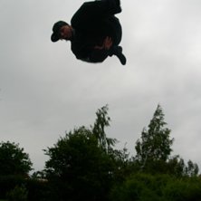 Jag p&aring; studsmattan. Foto: Patrik Hjelm. &Aring;kare: Niclas Hjelm.