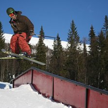 k&ouml;r lite rails p&aring; en solig dag.. Foto: Fredrik Eriksson. &Aring;kare: Kenneth Jonsson.
