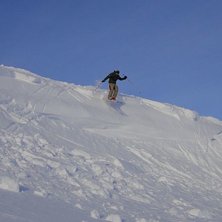 Jag droppar ner i Apelsinklyftan. Foto: Linus Nystr&ouml;m. &Aring;kare: Simon Pont&eacute;r.