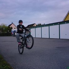 jag hoppade runt lite. Foto: ?. &Aring;kare: lina.