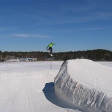 En solig dag i V&auml;sj&ouml;backen. D&aring; hoppet faktiskt . Foto: Mats Ericson. &Aring;kare: Jens Ortner.