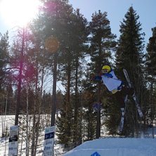 Superman frontflip. Foto: Linn Nilsson. &Aring;kare: Dennis Berggren.