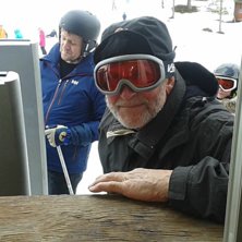 Alder ingen hindring 
Det g&aring;r fint  an &aring; kose se.