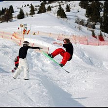 Hennig tar en fet tailgrab, thnx :). Foto: Omark. &Aring;kare: Rickard Croy, Henning.