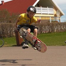 n&aring;n g&aring;ng i somras!typ kickflip 180 elr n&aring; s&aring;nt. Foto: jag. &Aring;kare: hannes.