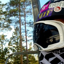 chilling i liften. Foto: linus westg&auml;rd. &Aring;kare: linus westg&auml;rd.