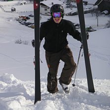 g&aring;r upp till v&aring;r enorma kicker efter hopp. Foto: anna. &Aring;kare: Christian L&ouml;fstrand.