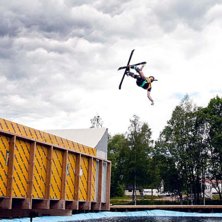 F&ouml;rsta vattenhoppssessionen f&ouml;r &aring;ret klarades a. Foto: Powerbreak. &Aring;kare: Jesper &amp;quot;Jeppenator&amp;quot; Nor&eacute;n.