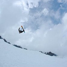 En stooor backflip sista &aring;ket ner.. Foto: Jonas Sj&ouml;din. &Aring;kare: Daniel Mattson.