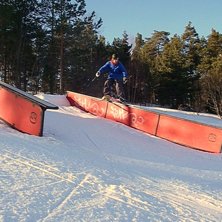 &aring;ka r&auml;cke. Foto: Wille Falk. &Aring;kare: Jesper Olsson (jag).
