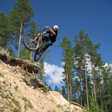 corner. Foto: Johan Larsson. &Aring;kare: Fredrik Larsson (jag).