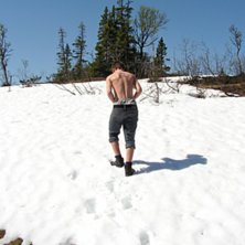 Sn&ouml;n l&aring;g fortfarande kvar mitt i sommaren vid Ul. Foto: Robert Wahstr&ouml;m. &Aring;kare: Elias Holm.