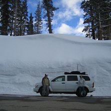 Lite sn&ouml; i Mammoth i &aring;r.... Foto: CKL. &Aring;kare: Daniel Hemgren och P&auml;r N&auml;sman.