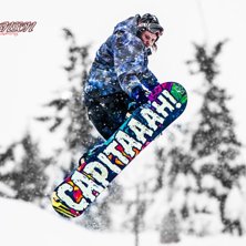 F&ouml;rsta g&aring;ngen med snowboard/skidor framf&ouml;r lins. Foto: Petra Eleonor Johnsson.