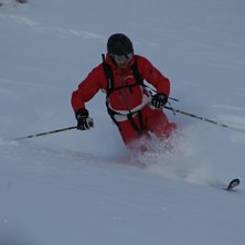 Kallsn&ouml; p&aring; baksidan av N&aring;ls&ouml;gat tillsammans me. Foto: Harold Batiste. &Aring;kare: Pontus M. Flingdal.