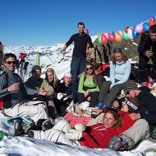 Axels f&ouml;delsedagspicknick!. Foto: Fabian. &Aring;kare: Ett helt g&auml;ng!.