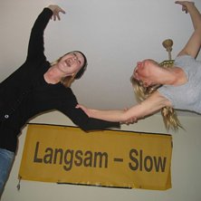 Den skylten e ett m&aring;ste att ha p&aring; rummet!. &Aring;kare: lisa, emma.