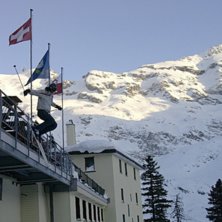 Lite lek vid Tr&uuml;bseehof.. Foto: Troels Thomsen. &Aring;kare: Mikael J&ouml;nsson.