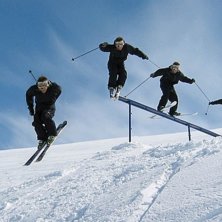Midtsommer p&aring; Stryn, sol, sn&oslash; og gode vibber!
E. Foto: Are Tallaksrud. &Aring;kare: Elling Starrem.