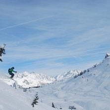 Foto: Adam S&auml;lg. &Aring;kare: Gabriel Bergman.