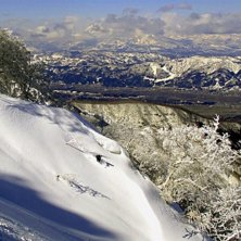 Ett litet drop fr&aring;n en vinddriva i Nozawas b&auml;sta. Foto: Andrew Taylor. &Aring;kare: Sebastian Ailert.