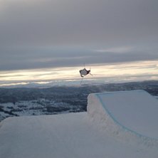 Flatspin i &Aring;re. Foto: Jemil &amp;quot;Hustlerz Anthem&amp;quot; Mahjoub. &Aring;kare: Jag,.