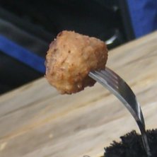 Man m&aring;ste &auml;ta mat...... Foto: Kim D&ouml;se. &Aring;kare: K&auml;k.