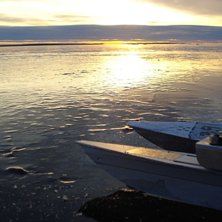 l&aring;ngf&auml;rdsskridskotur p&aring; klar is utanf&ouml;r Kallax. Foto: Emma Emborg.