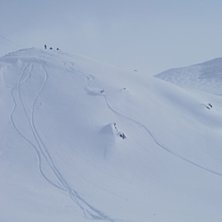 F&ouml;rsta dagen efter det st&ouml;rsta sn&ouml;fallet p&aring; 25. Foto: Jon H&aring;kansson. &Aring;kare: Daniel Widstrand.