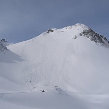 En god v&auml;n efter en rej&auml;l lavin som slukade hans. Foto: Christopher Schack. &Aring;kare: ----- -----------.