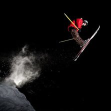 Jag f&ouml;rs&ouml;ker nicka min skidor... Foto: Thomas Lundman. &Aring;kare: Tim Linng&aring;rd.