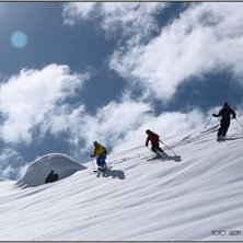 B&auml;sta sv&auml;ngen... H&Ouml;KAR&Auml;NGEN!. Foto: Gustav Holmer. &Aring;kare: Jerry Bengtsson, Paula Ljunggren &amp;amp; Matias Bj&ouml;rkman.