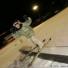 b&aring;&aring;xing. Foto: adam frisells farsa. &Aring;kare: simon b&auml;ckman.