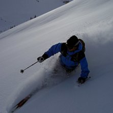 Dr Jon sv&auml;nger f&ouml;rbi kameran. Detta &auml;r fr&aring;n vi. Foto: Kalle. &Aring;kare: Dr Jon.