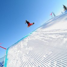 BACKSIDE AIR . Foto: vet inte. &Aring;kare: Calle Sk&ouml;ld.