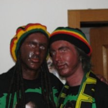 tv&aring; m&ouml;rka redaktionsmedlemmar!! HAHA, vilken kv�. &Aring;kare: victor o rasmus.