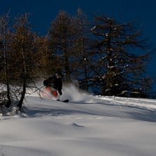 S&auml;songspremi&auml;ren med underbara f&ouml;rh&aring;llanden. Foto: Patrick S&ouml;dermark. &Aring;kare: Adam.