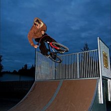 Foto: emil h&ouml;gstr&ouml;m. &Aring;kare: jag.