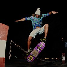 Kickflip. Foto: Andr&eacute; Adobati. &Aring;kare: Emil Eriksson.