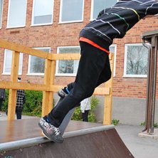 E p&aring;v&auml;g att g&ouml;ra en axelstall . &Aring;kare: Jag.