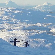 Ett f&aring;tal steg kvar av de 1444 till toppen.. Foto: Mats M&auml;ki. &Aring;kare: Johan Skarin och morbror Janne.
