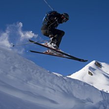 Dropping in Ischgl. Foto: Patrik Pettersson. &Aring;kare: Simon Bossmar.